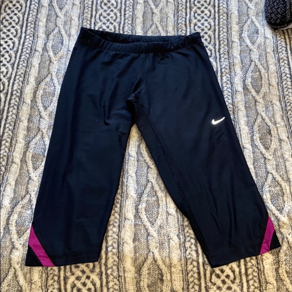 •NIKE Dri-Fit Black Capris•